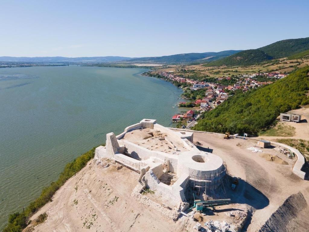 Pensiunea Danubio Moldova Noua Dış mekan fotoğraf